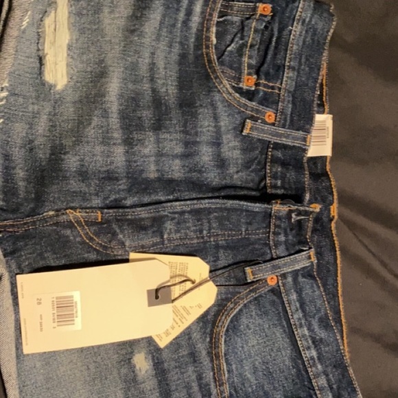 New Levi’s shorts - Picture 4 of 4
